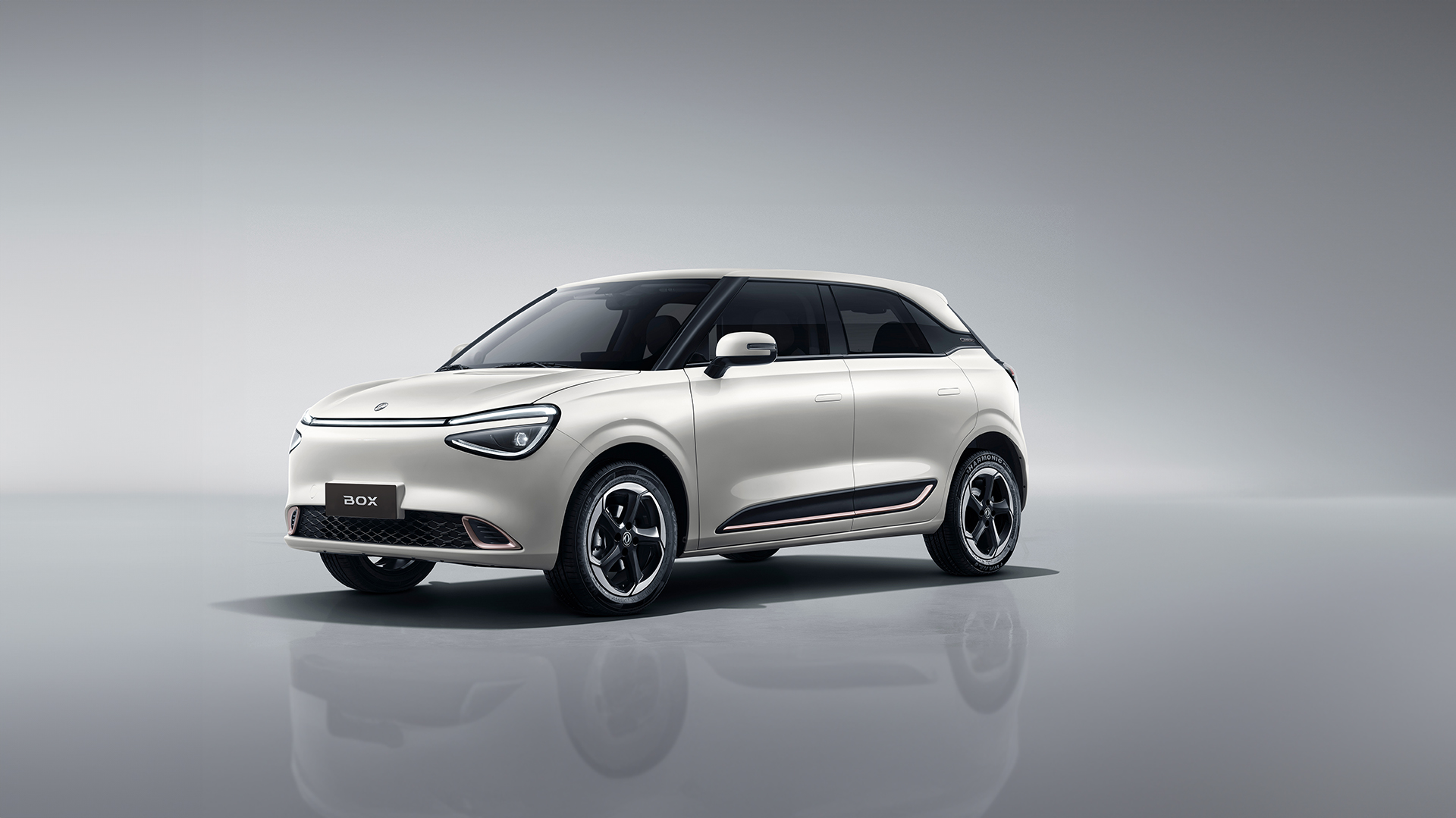 Dongfeng BOX EV white דונגפנג בוקס